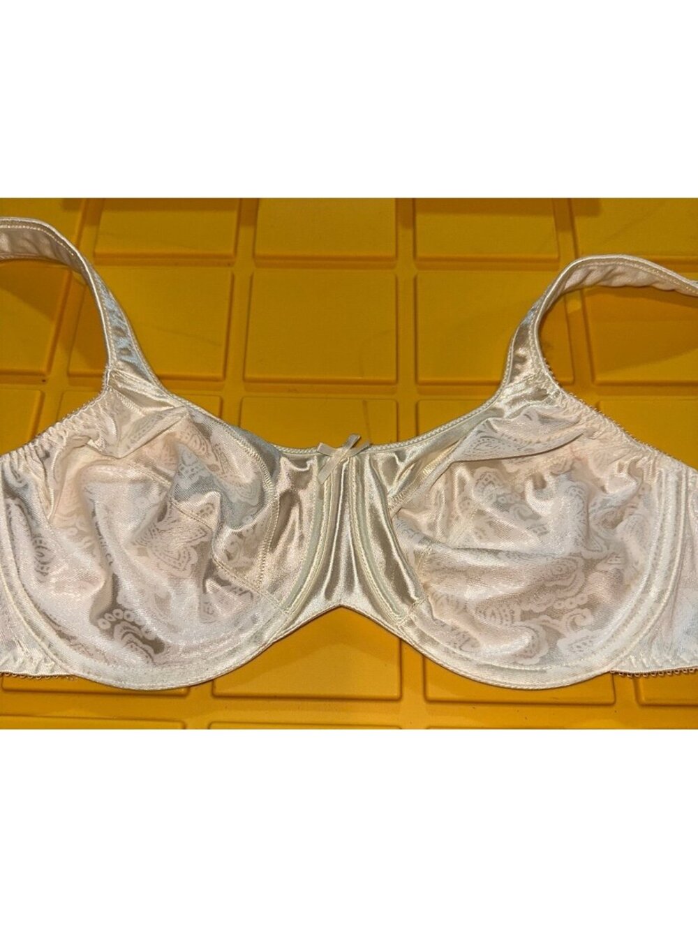 Bali off white bra size 36 C